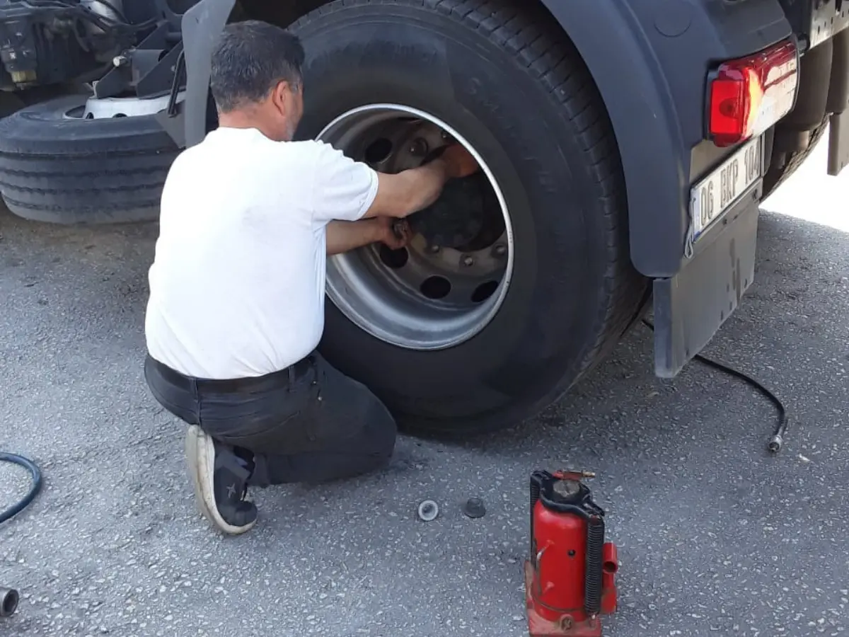 Gümüşhacıköy Oto Lastikçi